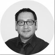 Professeur de droit, français et de gestion d'entreprises.